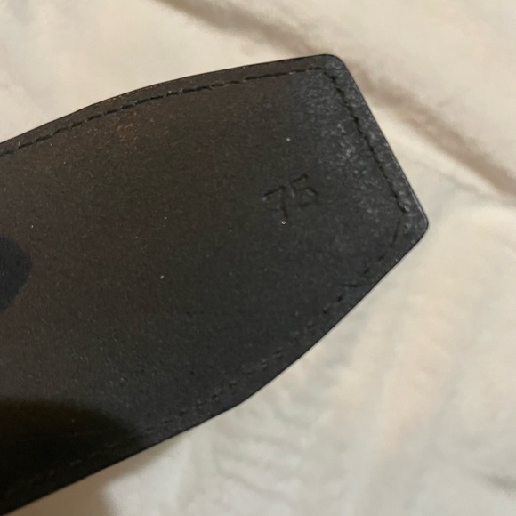 Salvatore Ferragamo Black Leather Belt Gold Buckle 🖤 - Picture 5 of 10